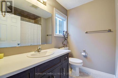 39 Broadacre Drive, Kitchener, ON - Indoor Photo Showing Bathroom