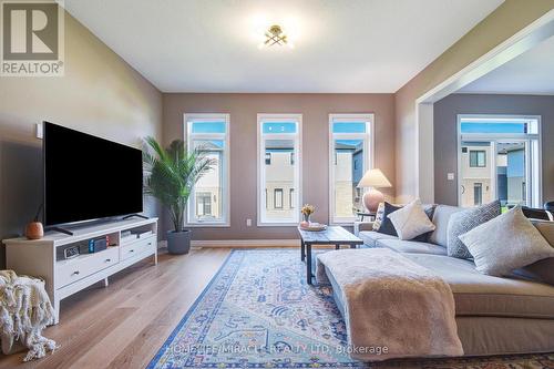 39 Broadacre Drive, Kitchener, ON - Indoor Photo Showing Living Room