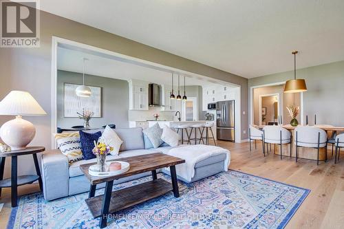 39 Broadacre Drive, Kitchener, ON - Indoor Photo Showing Living Room