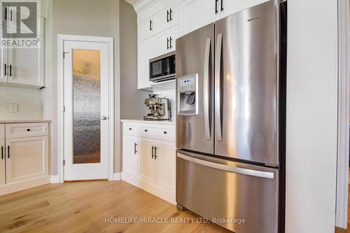 39 Broadacre Drive, Kitchener, ON - Indoor Photo Showing Kitchen