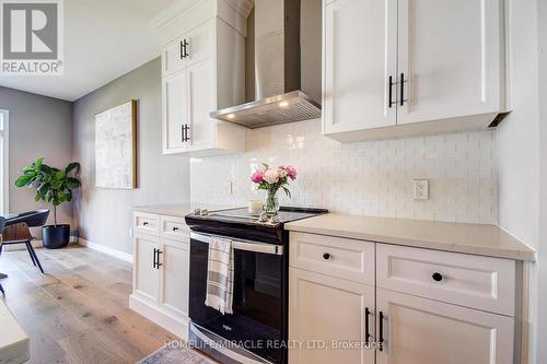 39 Broadacre Drive, Kitchener, ON - Indoor Photo Showing Kitchen With Upgraded Kitchen