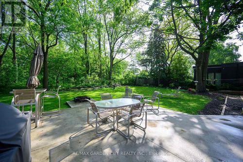 16 Freeland Court, Hamilton (Westdale), ON - Outdoor With Deck Patio Veranda