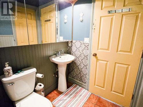 A-7421 Nootka Street, Powell River, BC - Indoor Photo Showing Bathroom