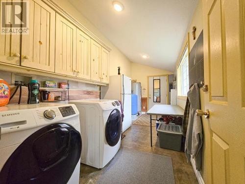 A-7421 Nootka Street, Powell River, BC - Indoor Photo Showing Laundry Room