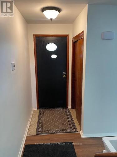 187 Foyer with coat closet. - 187-189 Taylor Street, London, ON 