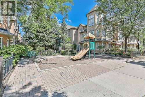 1 - 12 Cox Boulevard, Markham (Unionville), ON - Outdoor