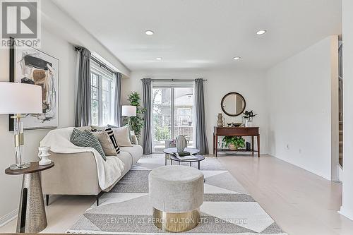 1 - 12 Cox Boulevard, Markham (Unionville), ON - Indoor Photo Showing Living Room