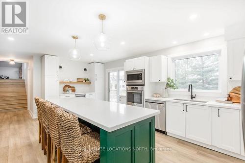 3 Matthew Court, Wasaga Beach, ON - Indoor Photo Showing Kitchen With Upgraded Kitchen