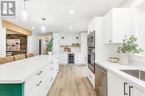 3 Matthew Court, Wasaga Beach, ON - Indoor Photo Showing Kitchen