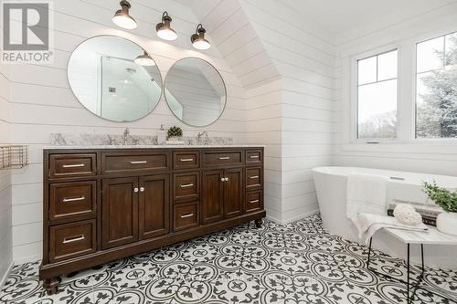 3 Matthew Court, Wasaga Beach, ON - Indoor Photo Showing Bathroom