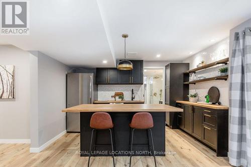 3 Matthew Court, Wasaga Beach, ON - Indoor Photo Showing Kitchen With Upgraded Kitchen