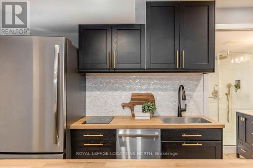 3 Matthew Court, Wasaga Beach, ON - Indoor Photo Showing Kitchen