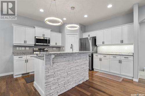 1127 Stensrud Road, Saskatoon, SK - Indoor Photo Showing Kitchen With Stainless Steel Kitchen With Upgraded Kitchen