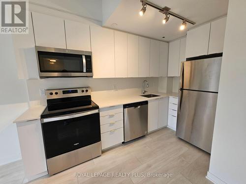 7 - 4045 Hickory Drive, Mississauga (Rathwood), ON - Indoor Photo Showing Kitchen With Stainless Steel Kitchen