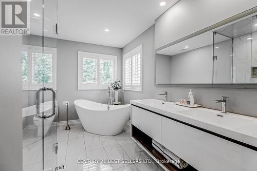 2083 Jaguar Lane, Oakville, ON - Indoor Photo Showing Bathroom