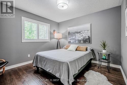 2083 Jaguar Lane, Oakville, ON - Indoor Photo Showing Bedroom