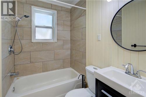 13 Harris Street S, Perth, ON - Indoor Photo Showing Bathroom