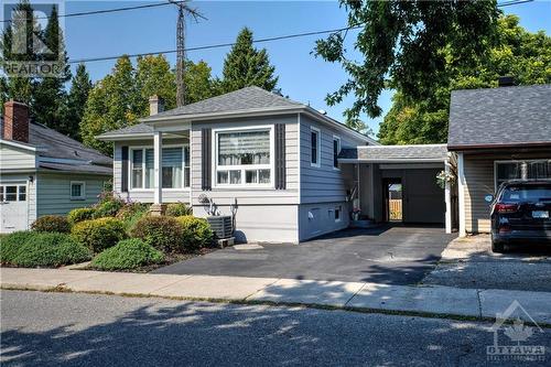 13 Harris Street S, Perth, ON - Outdoor With Facade