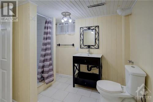 13 Harris Street S, Perth, ON - Indoor Photo Showing Bathroom