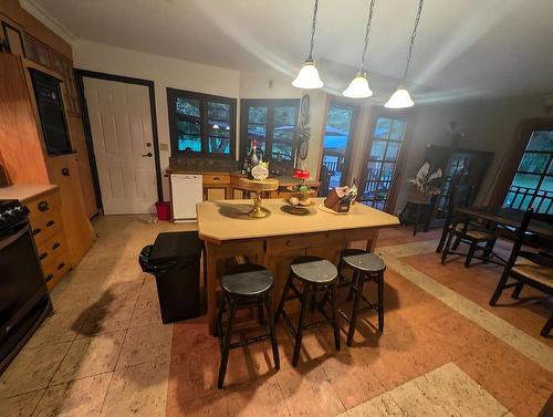 2398 Cunningham Road, Nelson, BC - Indoor Photo Showing Dining Room