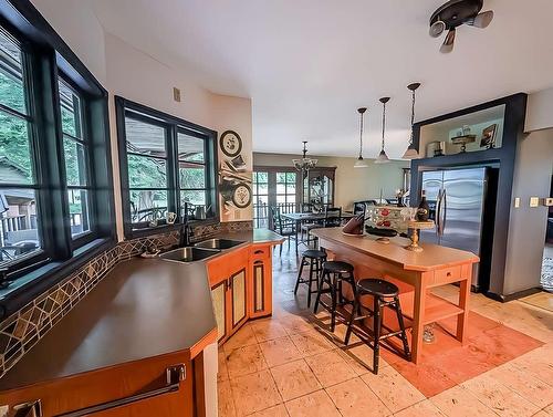 2398 Cunningham Road, Nelson, BC - Indoor Photo Showing Kitchen With Double Sink