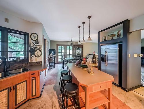 2398 Cunningham Road, Nelson, BC - Indoor Photo Showing Kitchen With Double Sink