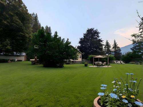 2398 Cunningham Road, Nelson, BC - Outdoor