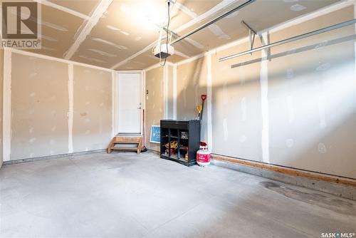 222 105 Lynd Crescent, Saskatoon, SK - Indoor Photo Showing Garage