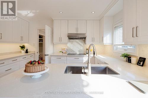 56 Magpie Crescent, Toronto (St. Andrew-Windfields), ON - Indoor Photo Showing Kitchen With Upgraded Kitchen