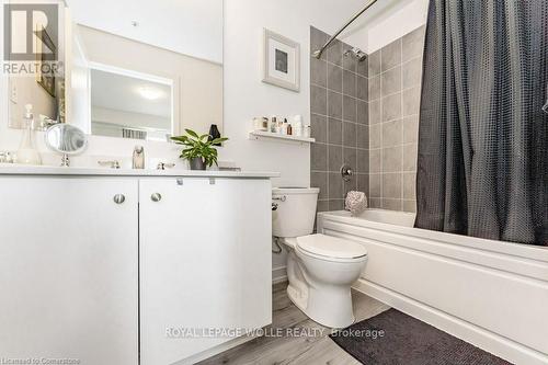 215 - 247 Northfield Drive E, Waterloo, ON - Indoor Photo Showing Bathroom