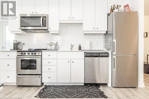 215 - 247 Northfield Drive E, Waterloo, ON - Indoor Photo Showing Kitchen With Upgraded Kitchen