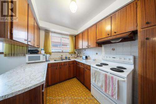 3375 Weston Road, Toronto (Humbermede), ON - Indoor Photo Showing Kitchen