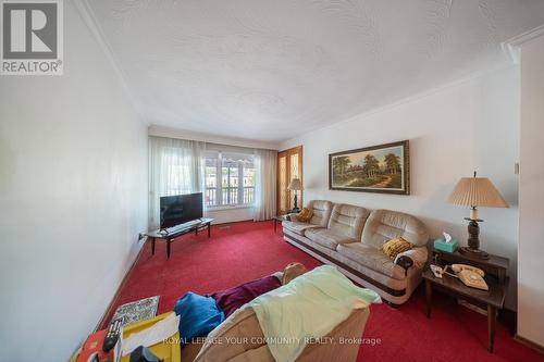 3375 Weston Road, Toronto (Humbermede), ON - Indoor Photo Showing Living Room