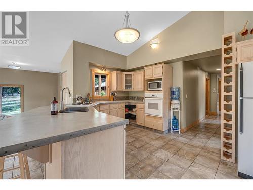 28 Deans Road, Summerland, BC - Indoor Photo Showing Kitchen