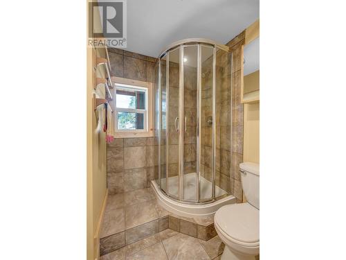 28 Deans Road, Summerland, BC - Indoor Photo Showing Bathroom