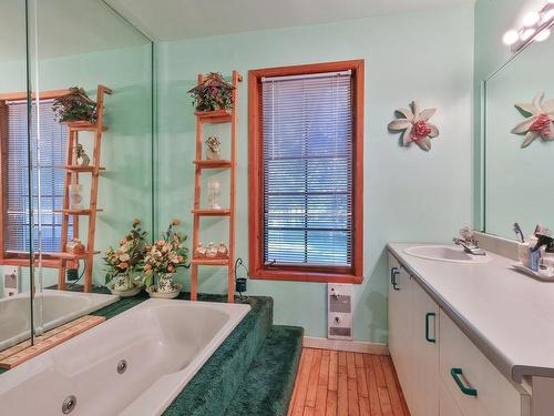 Salle de bains - 8 4E Avenue, Saint-Armand, QC - Indoor Photo Showing Bathroom