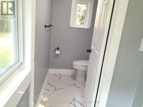 4 Hastings Street S, Bancroft, ON - Indoor Photo Showing Bathroom