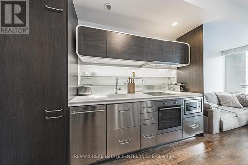 605 - 45 Charles Street E, Toronto, ON - Indoor Photo Showing Kitchen