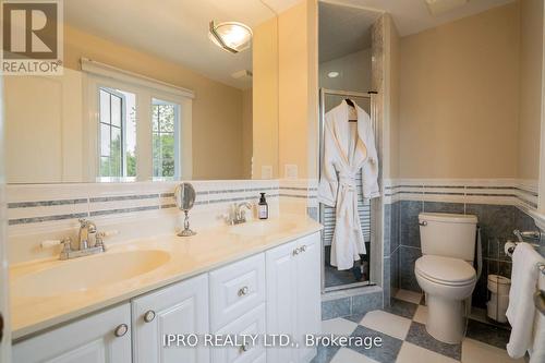 2261 Stillmeadow Road, Mississauga, ON - Indoor Photo Showing Bathroom