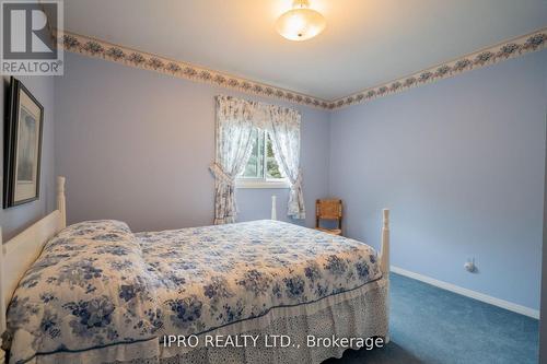 2261 Stillmeadow Road, Mississauga, ON - Indoor Photo Showing Bedroom