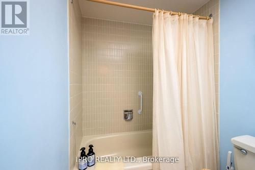 2261 Stillmeadow Road, Mississauga, ON - Indoor Photo Showing Bathroom