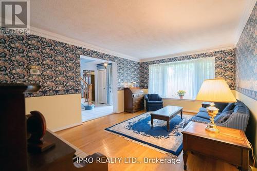 2261 Stillmeadow Road, Mississauga, ON - Indoor Photo Showing Living Room