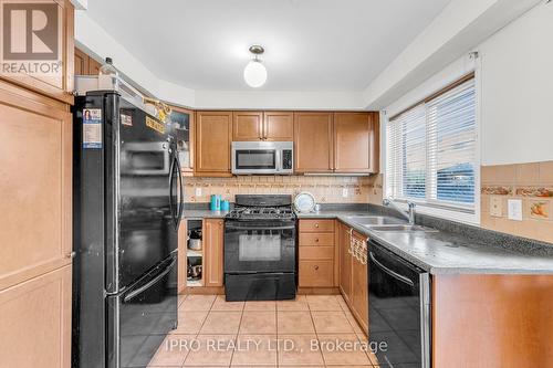 3403 Bruzan Crescent, Mississauga (Lisgar), ON - Indoor Photo Showing Kitchen With Double Sink