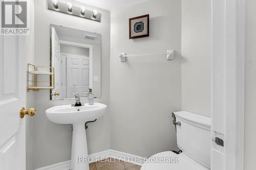 3403 Bruzan Crescent, Mississauga, ON - Indoor Photo Showing Bathroom