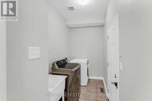 3403 Bruzan Crescent, Mississauga (Lisgar), ON - Indoor Photo Showing Laundry Room