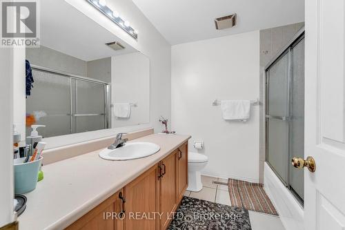 3403 Bruzan Crescent, Mississauga, ON - Indoor Photo Showing Bathroom