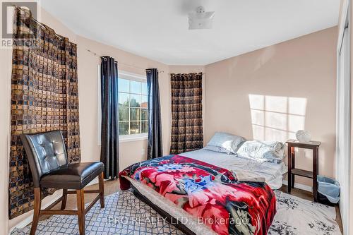 3403 Bruzan Crescent, Mississauga (Lisgar), ON - Indoor Photo Showing Bedroom