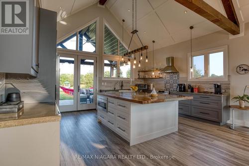 3921 Miller Road, Port Colborne, ON - Indoor Photo Showing Kitchen