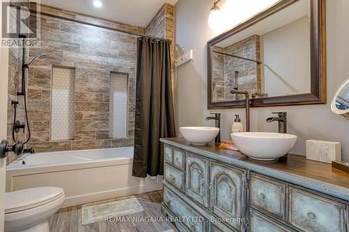 3921 Miller Road, Port Colborne, ON - Indoor Photo Showing Bathroom