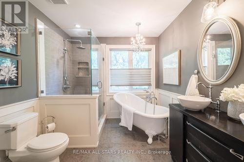 150 Park Drive, Whitchurch-Stouffville, ON - Indoor Photo Showing Bathroom